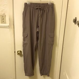 ^ EUC Just Living Khaki Cargo Pants…XL